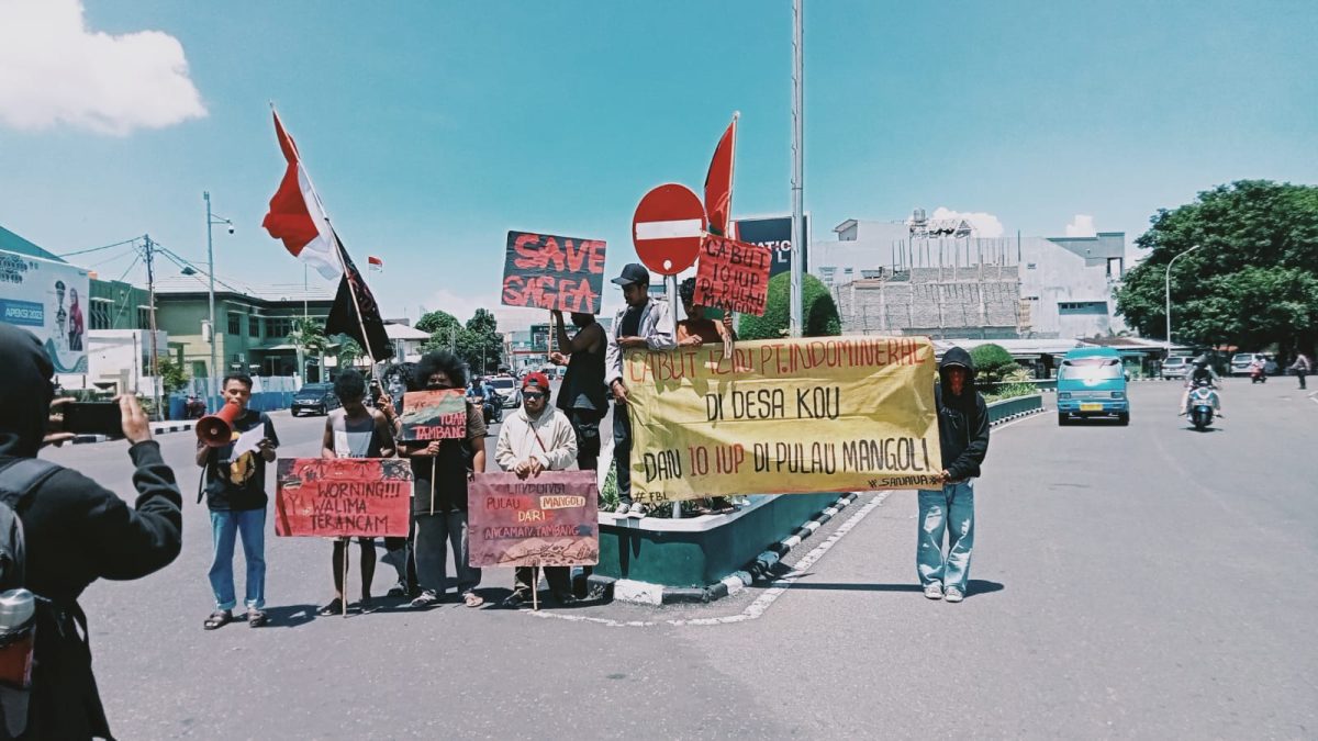 Aksi tolak 10 IUP