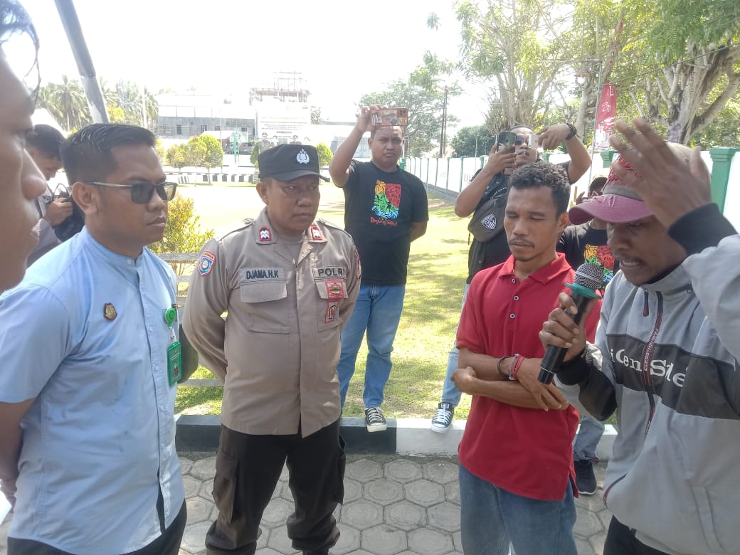 Mesjid Desa Pohea